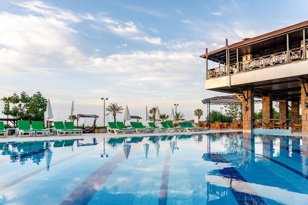Labada Beach Hotel Camyuva Exterior photo